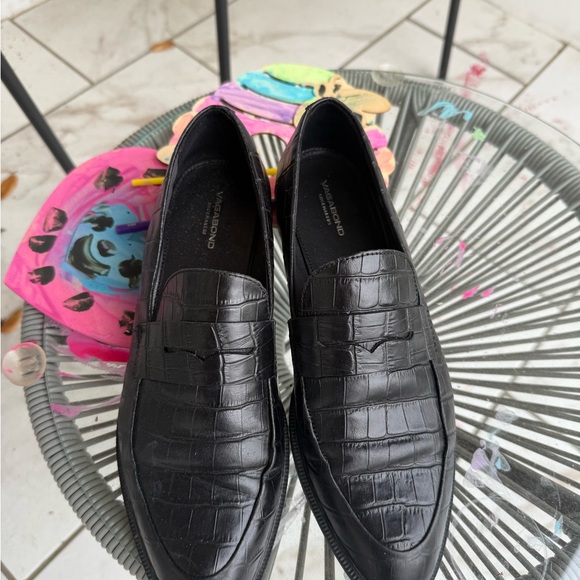 Vagabond Black Croc-Embossed Loafers